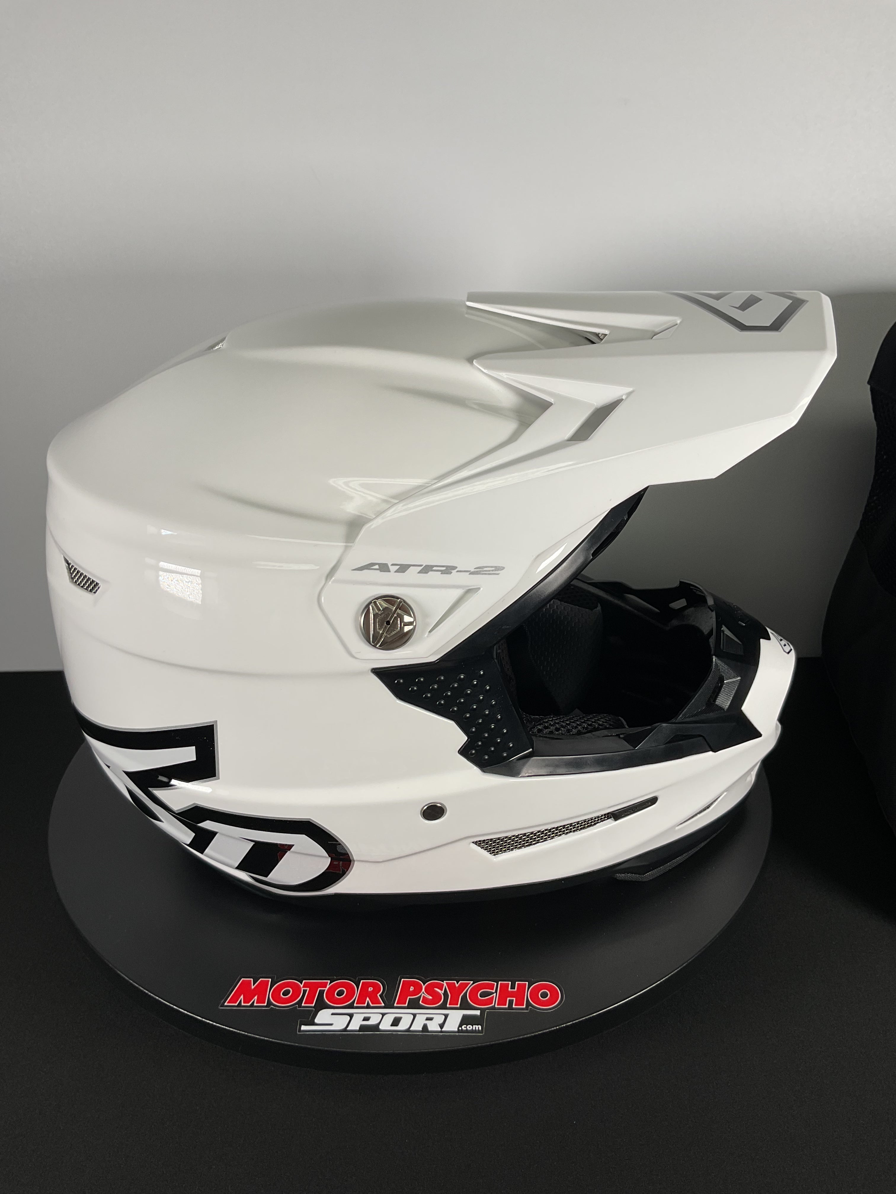 6D ATR2 Solid Helmet Gloss White Size M MISSING BOX Motor