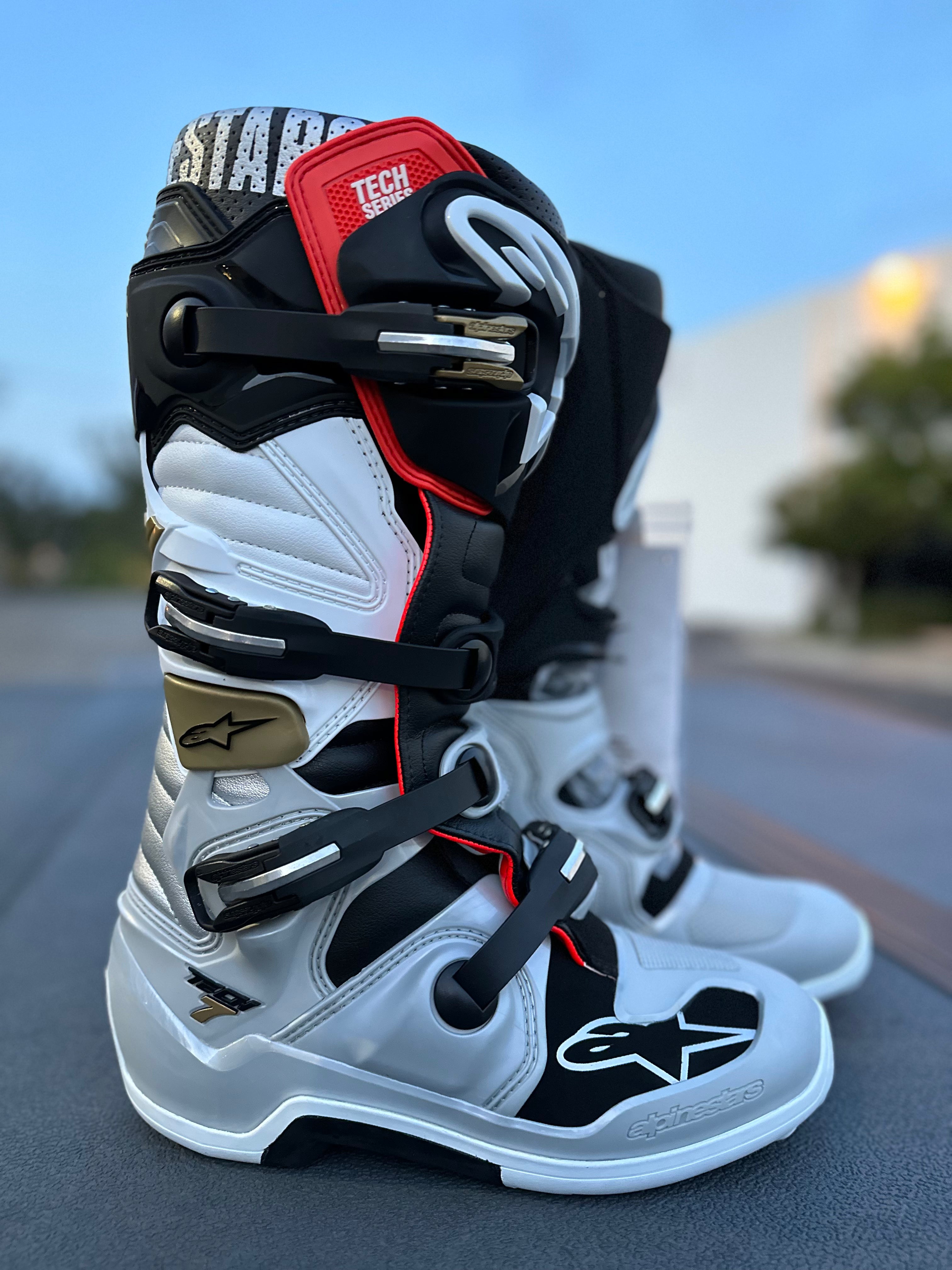 Alpinestars Tech 7 Boots 9 Black Silver White Gold