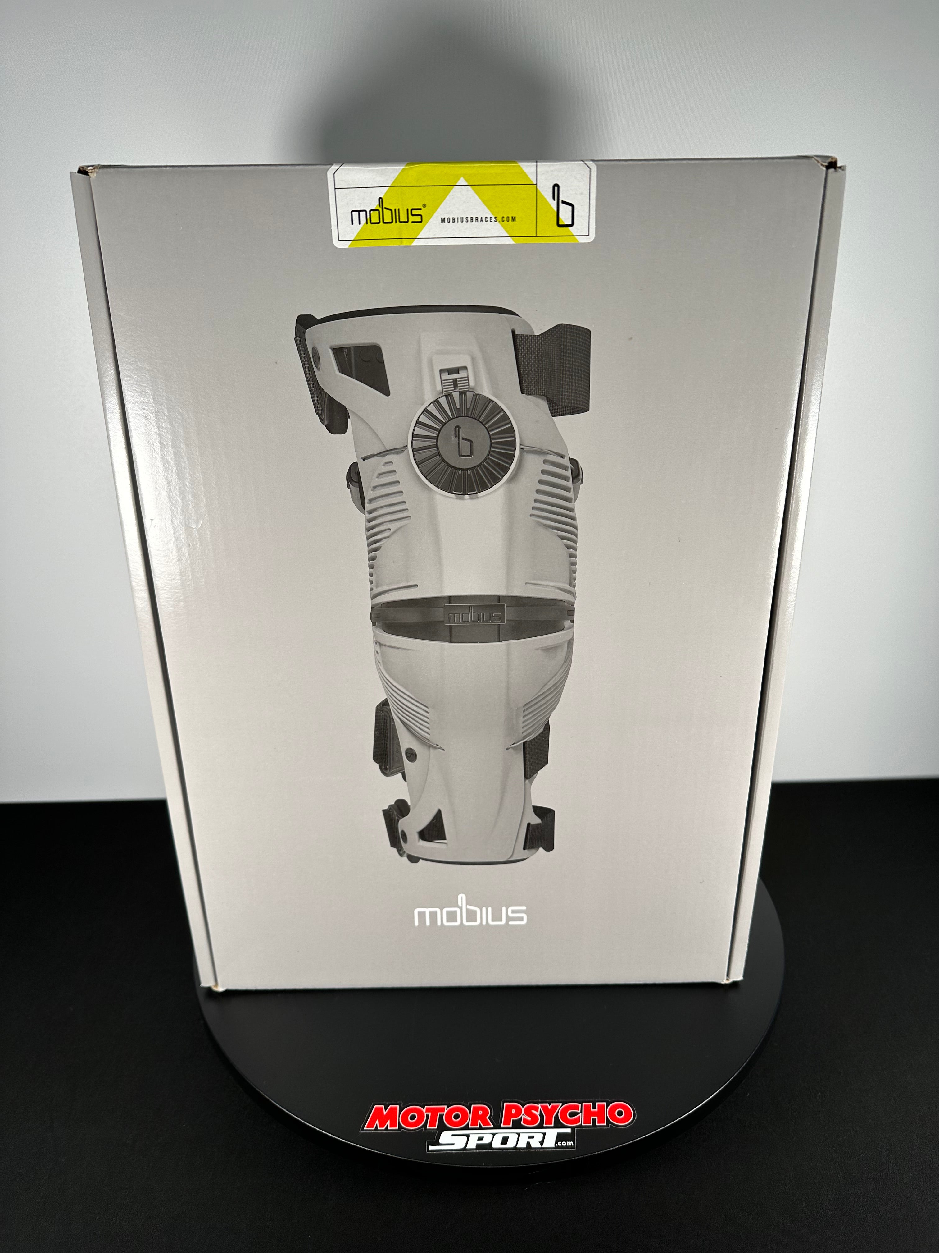 Mobius X8 Knee Braces Pair - White/Yellow – Motor Psycho Sport