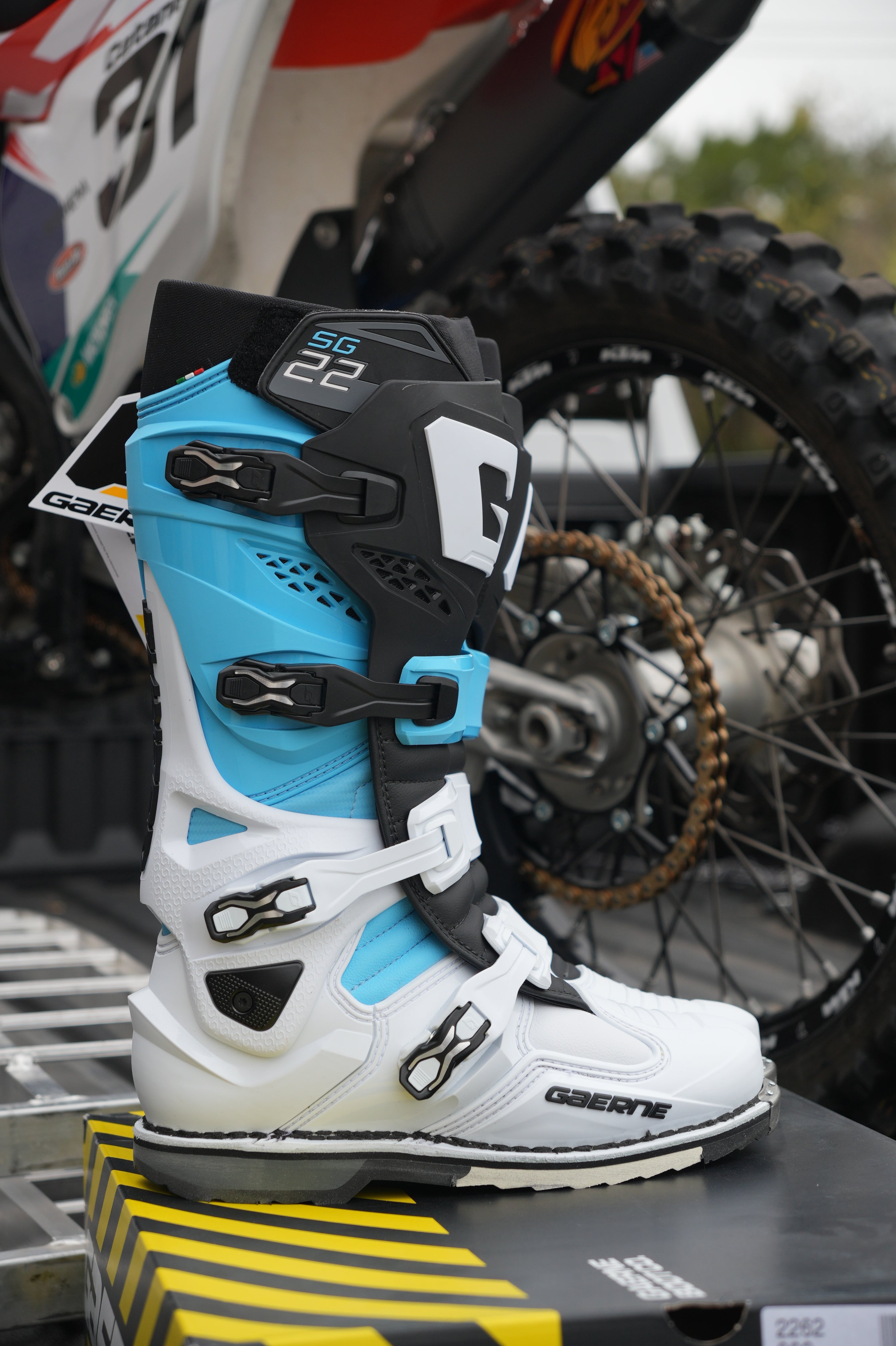 Gaerne SG-22 Boots - White/Black/Light Blue LE (WPS Warehouse