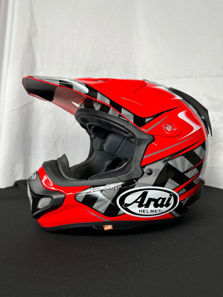 Arai VX-Pro4 Helmet - Scoop Red - Size Large - OPEN BOX