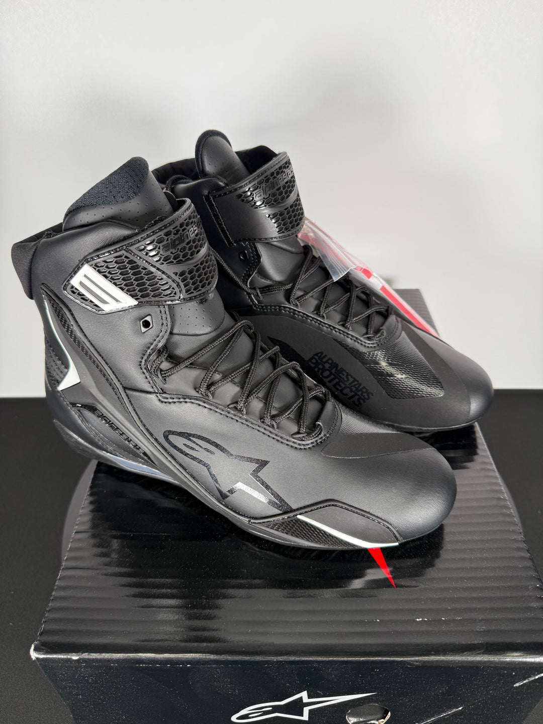 Alpinestars Faster-4 Shoes - Black - Size EU 42 / US 9 - OPEN BOX - FINAL SALE / NO RETURNS