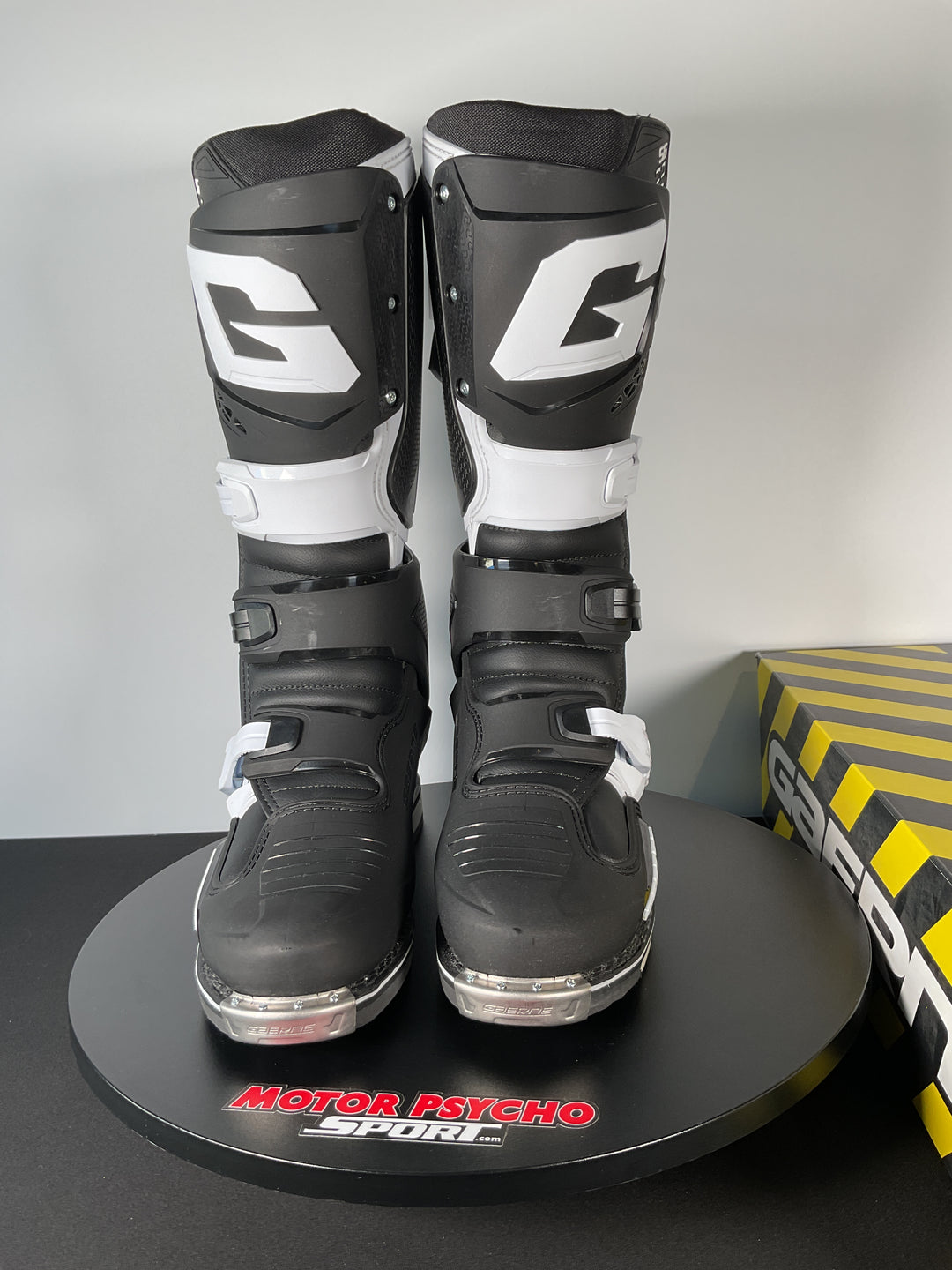 Gaerne SG-22 Boots - Black/White - Size 10 - OPEN BOX