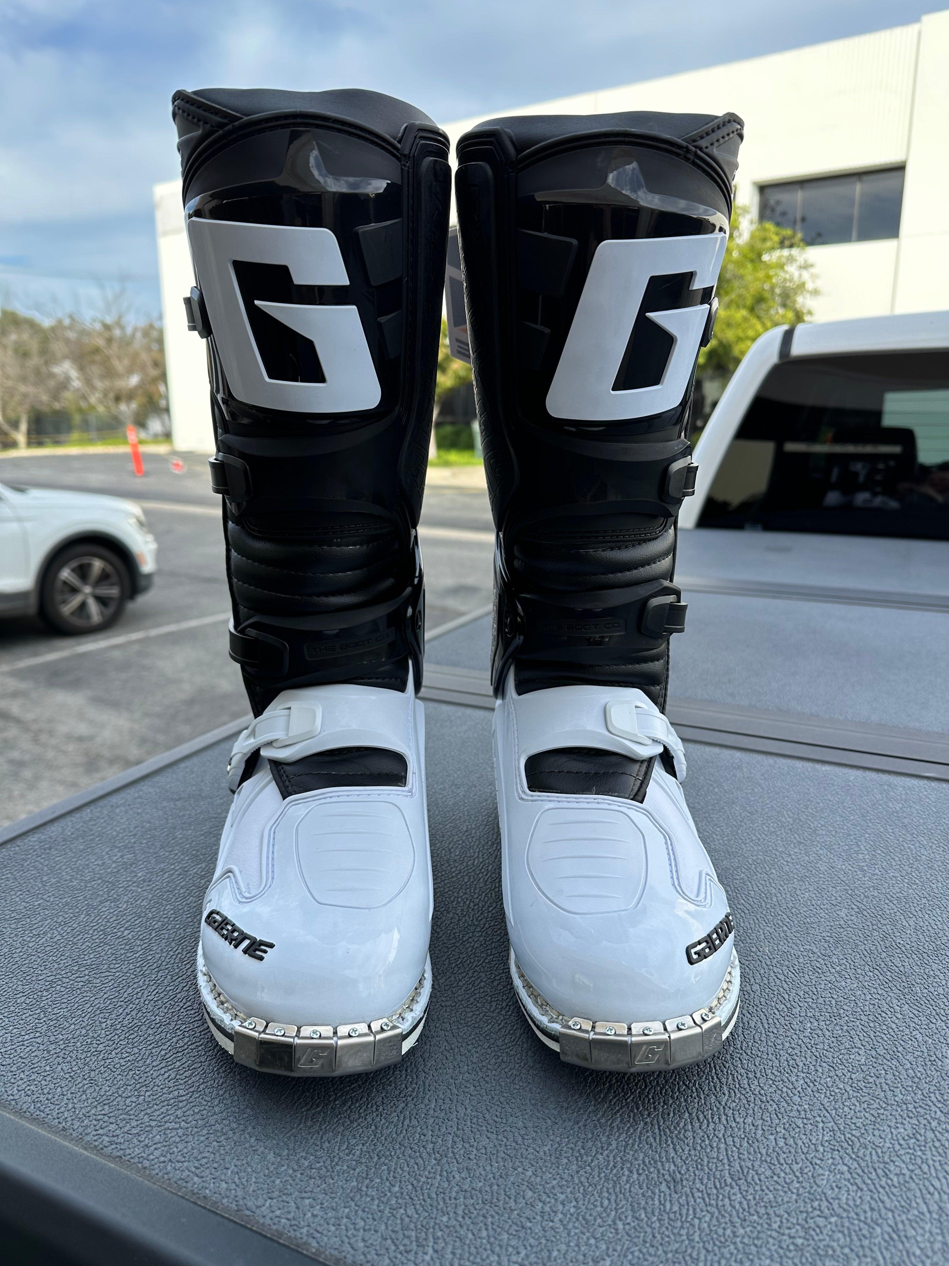 Gaerne SG-10 Boots - Black/White - CLOSEOUT – Motor Psycho Sport