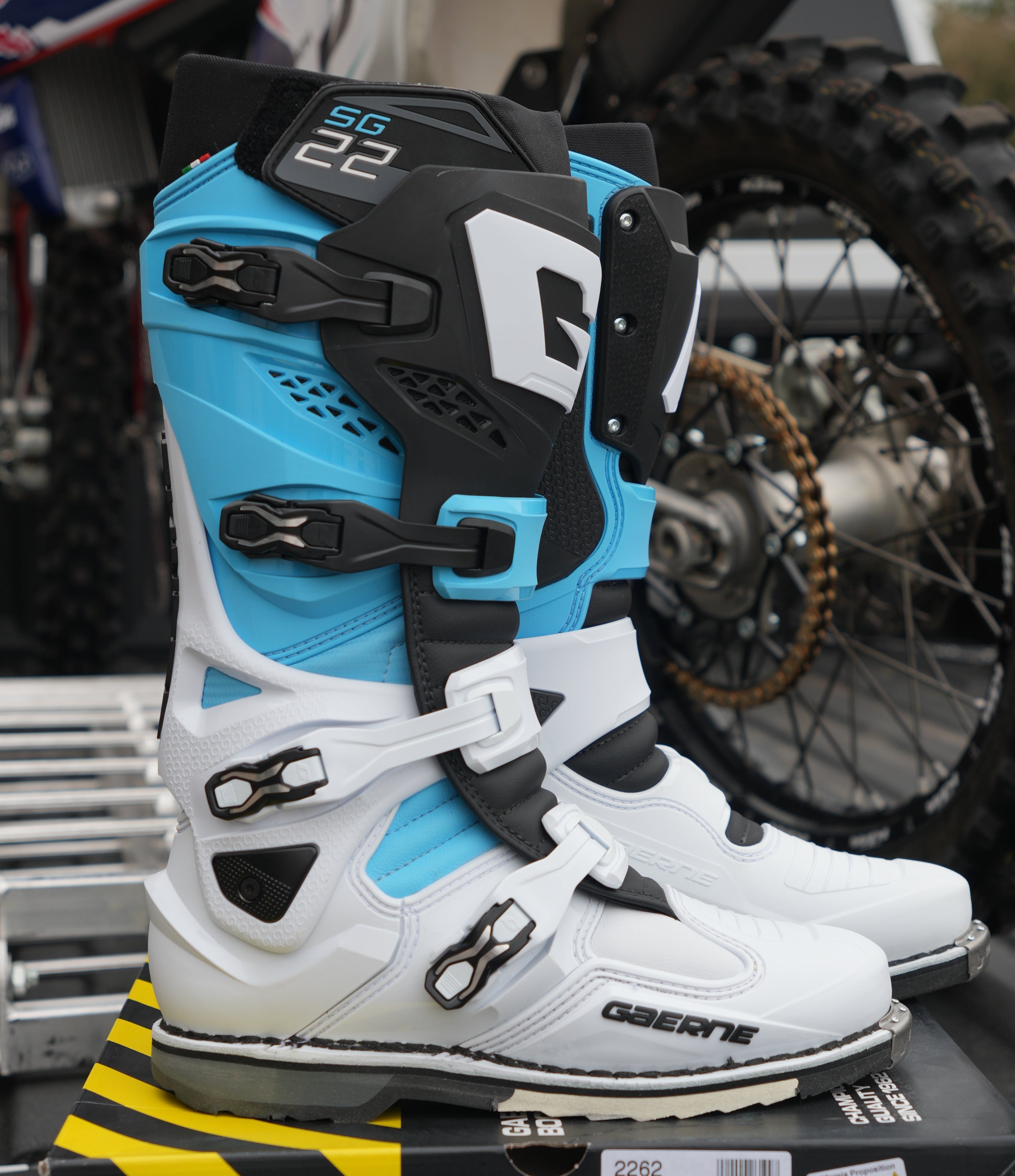 Gaerne SG-22 Boots - White/Black/Light Blue LE (WPS Warehouse