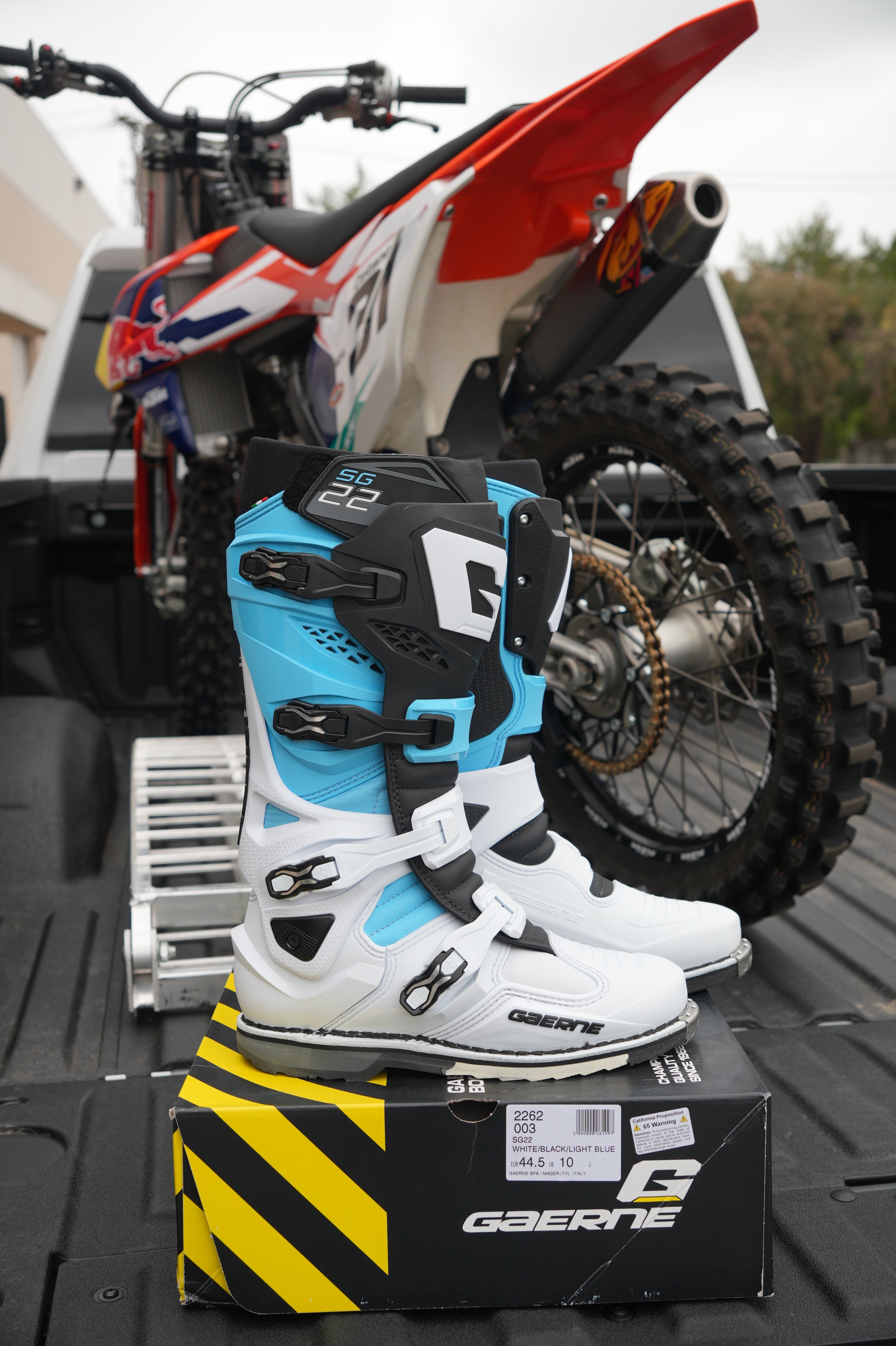 Gaerne SG-22 Boots - White/Black/Light Blue LE (WPS Warehouse
