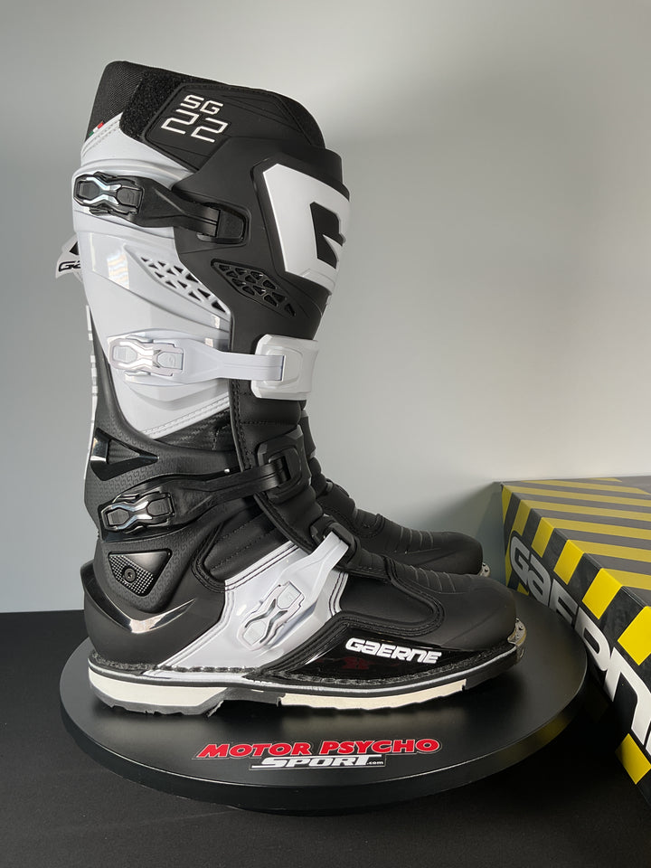 Gaerne SG-22 Boots - Black/White - Size 10 - OPEN BOX