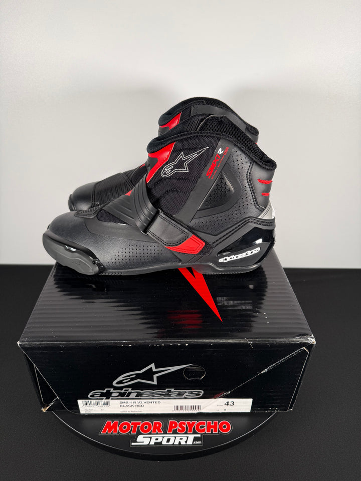 ALPINESTARS SMX-1 R V2 VENTED BOOTS - BLACK/RED - Size Euro 43 US 9 - OPEN BOX
