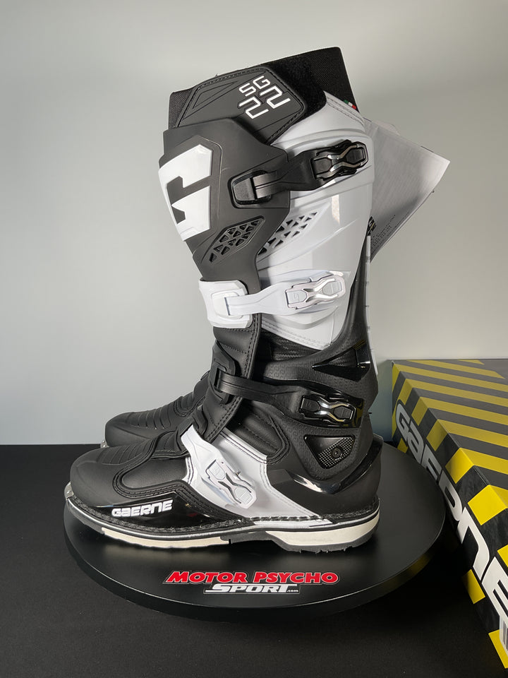 Gaerne SG-22 Boots - Black/White - Size 10 - OPEN BOX