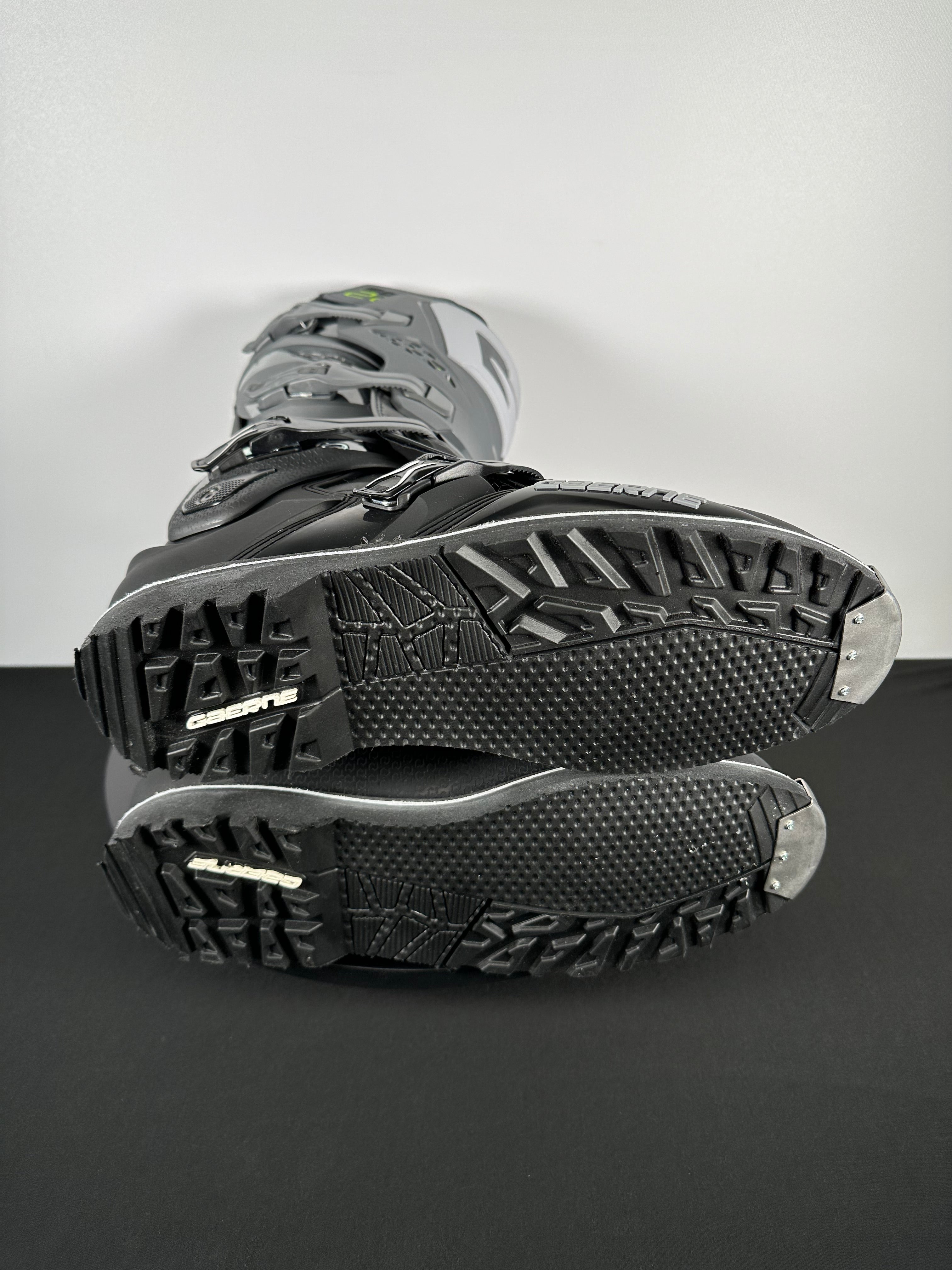 Gaerne SG-22 Gore-Tex Enduro Boots - Anthracite - CLOSEOUT – Motor