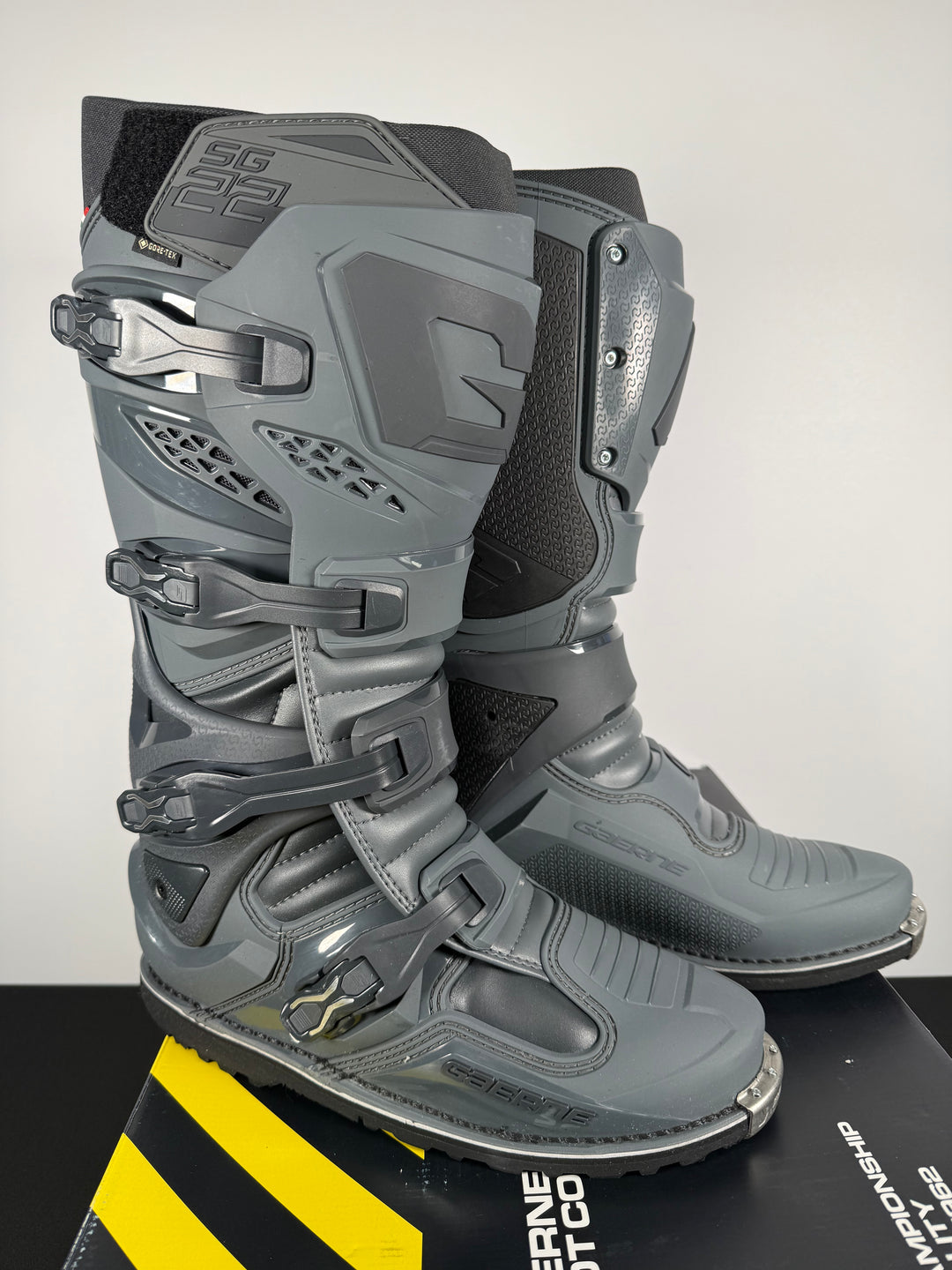 Gaerne SG-22 Gore-Tex Enduro Boots - Battleship - Size Euro 44 / US 9.5 - OPEN BOX