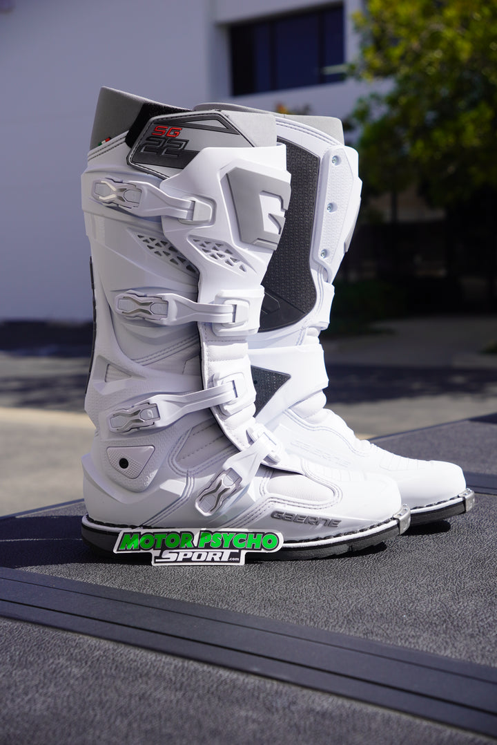 Gaerne SG-22 Boots - White - Size 9 - OPEN BOX