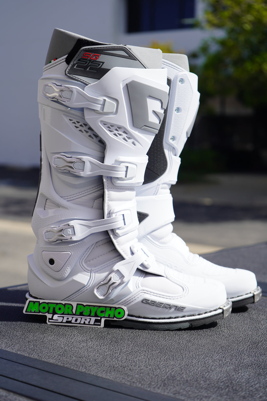 Gaerne SG-22 Boots - White - Size 9 - OPEN BOX