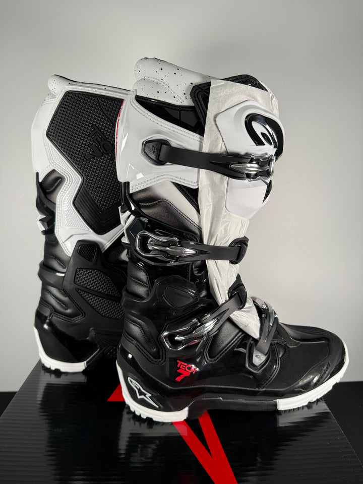 2026 Alpinestars Tech 7 Enduro Boots - Black/White - Size Euro 47 / US 12 - OPEN BOX