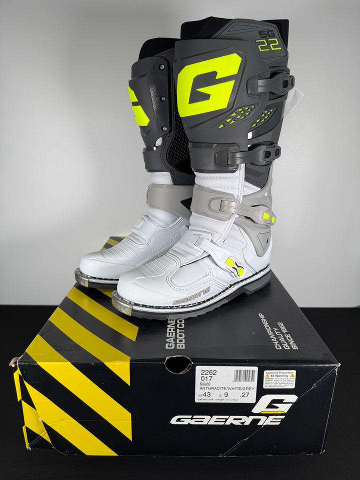 Gaerne SG-22 Boots - Anthracite/White/Grey - CLOSEOUT - Size EU 43 / US 9 - OPEN BOX / FINAL SALE / NO RETURNS