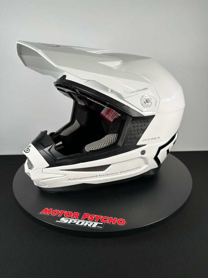 6D ATR-1 Solid Helmet - Gloss White - Size Small - OPEN BOX