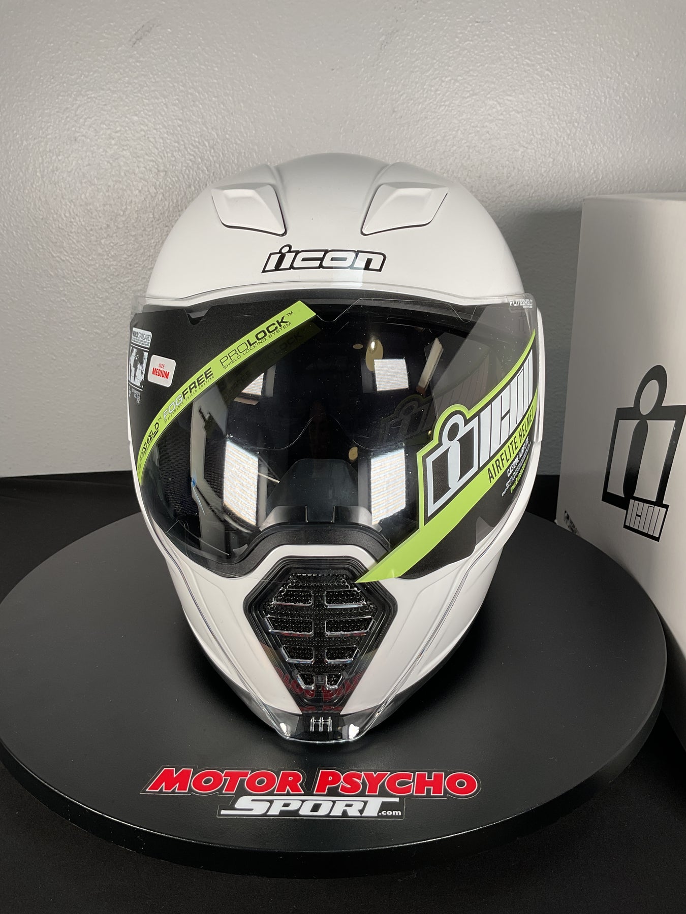 icon airflite white helmet Icon Airflite Helmet - Size Medium - Gloss White