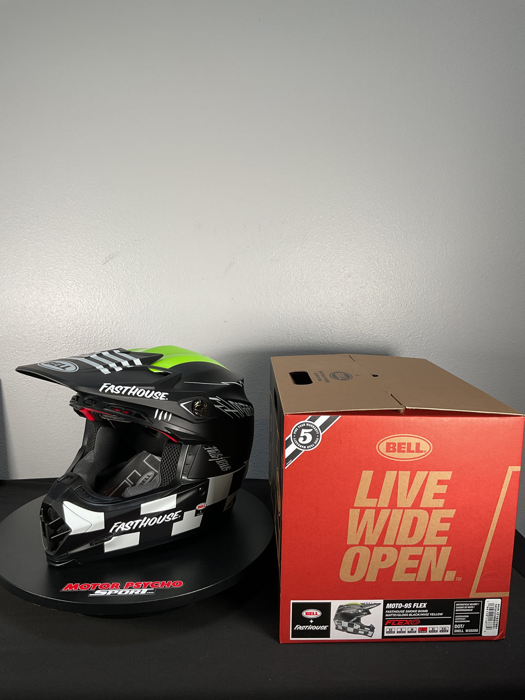 Bell Moto-9S Flex Helmet - Fasthouse Smoke bomb Matte/Gloss Black/Hi-Viz - Size Large - OPEN BOX