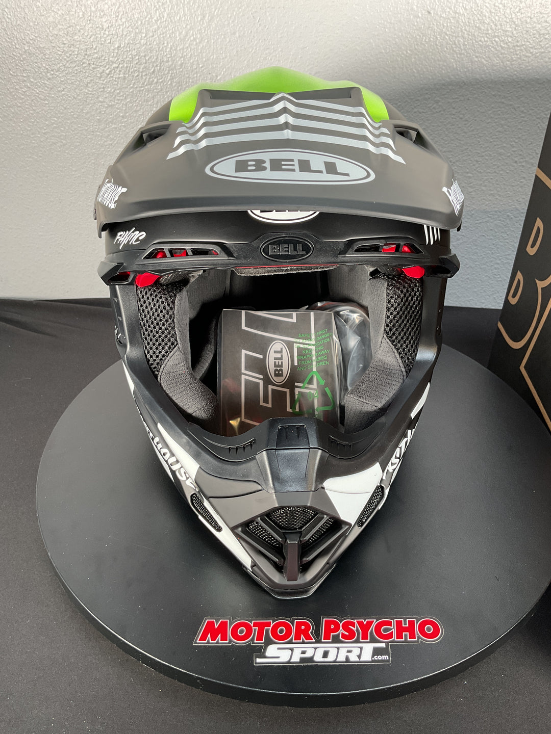 Bell Moto-9S Flex Helmet - Fasthouse Smoke bomb Matte/Gloss Black/Hi-Viz - Size Large - OPEN BOX