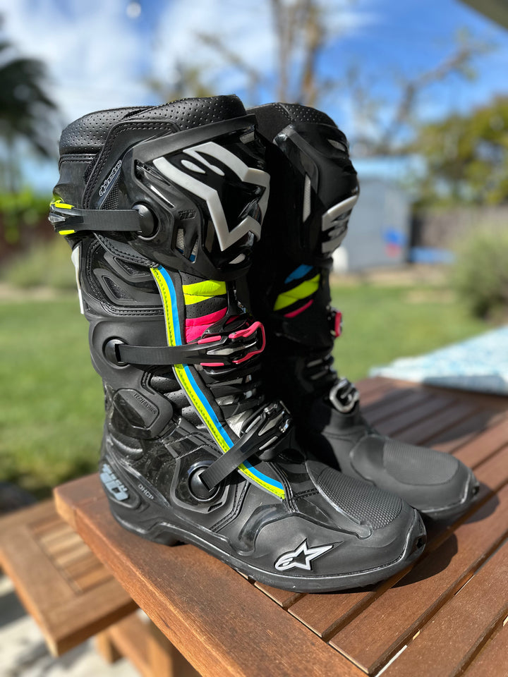 Alpinestars Tech 10 Supervented Boots - Black Hue - CLOSEOUT