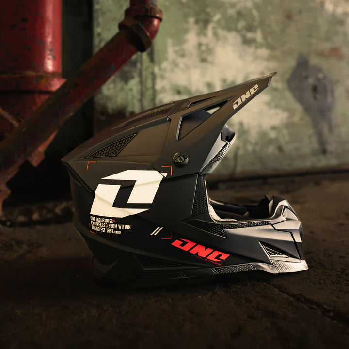 One Industries X-297 HELMET - FOCUS BLACK/WHITE