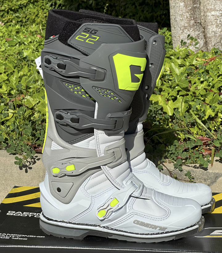 Gaerne SG-22 Boots - Anthracite/White/Grey - Motor Psycho Sport