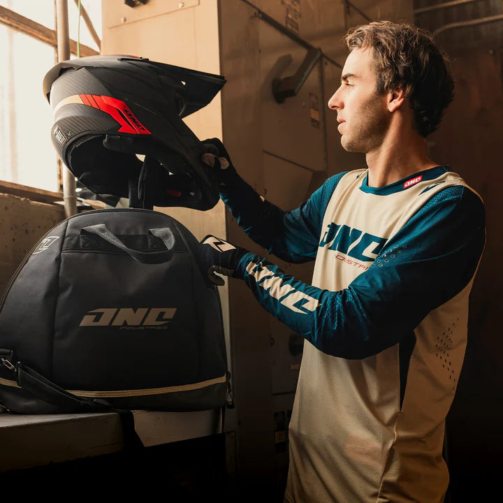 One Industries X-197 HELMET CARBON - BLACK OIL